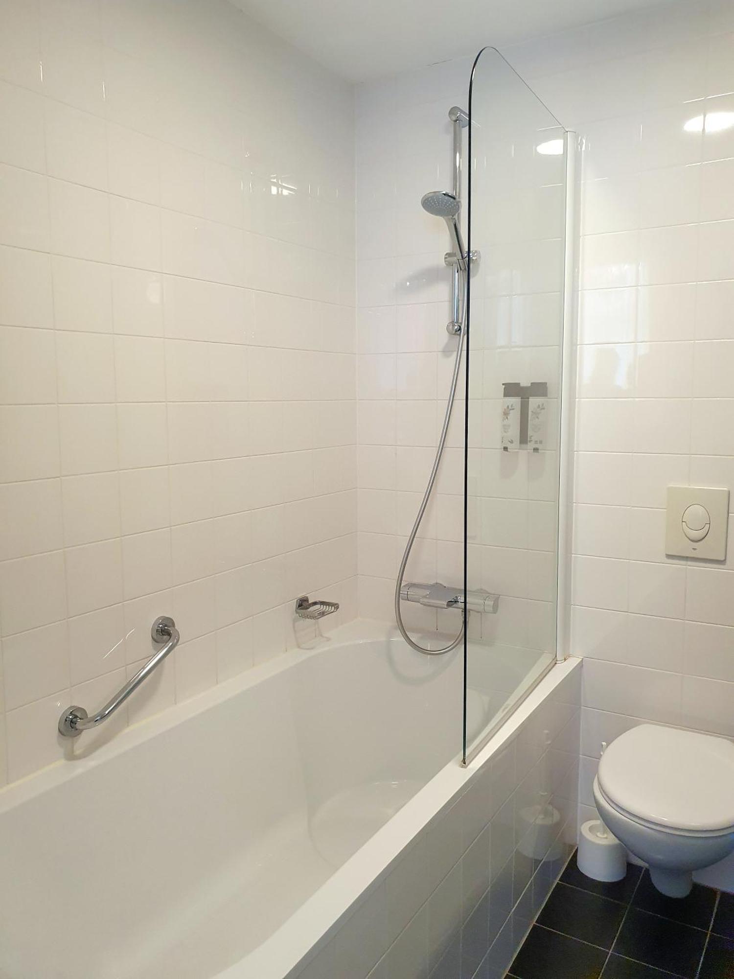 Deluxe Double Room Bath